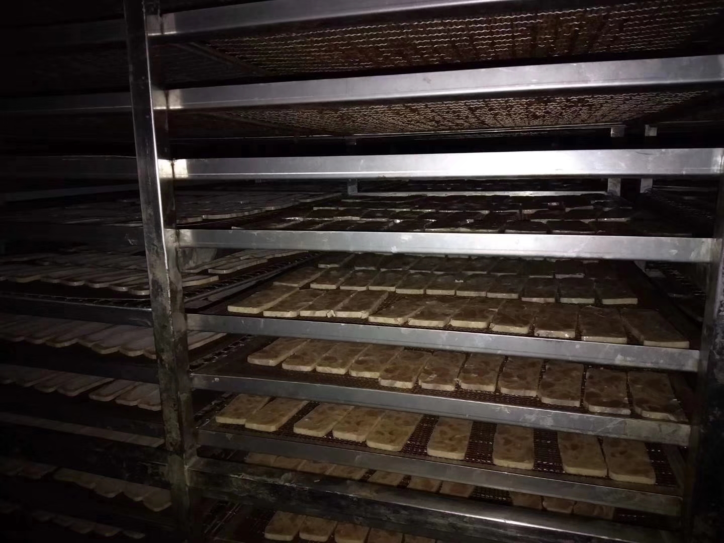 狗糧烘干機多少錢一臺？烘干廠家揭曉「價格內(nèi)幕」